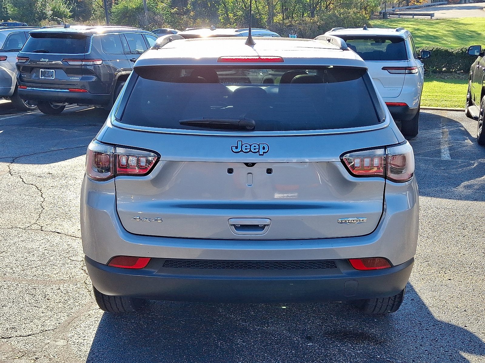 Certified 2021 Jeep Compass Latitude w/ Sun and Sound Group AWD/4WD image 5