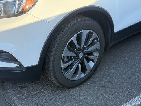 Used 2022 Buick Encore Preferred w/ Safety Package FWD image 5