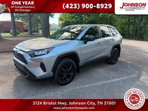 Used 2022 Toyota RAV4 LE FWD image 1