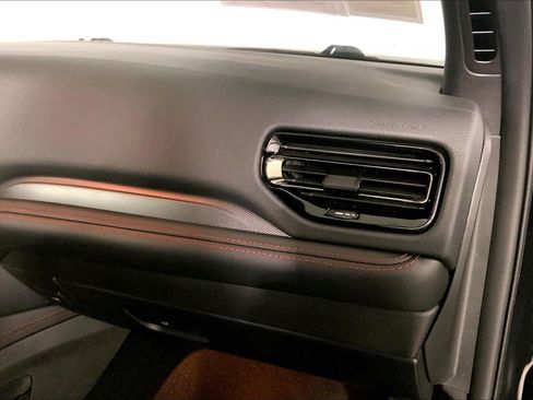 Used 2025 Dodge Durango GT AWD/4WD image 16