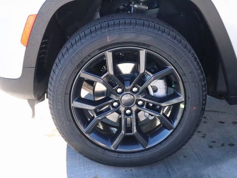 New 2025 Jeep Grand Cherokee Limited image 20