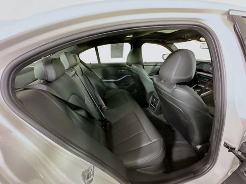 Used 2025 BMW 330i 330i w/ Convenience Package image 31