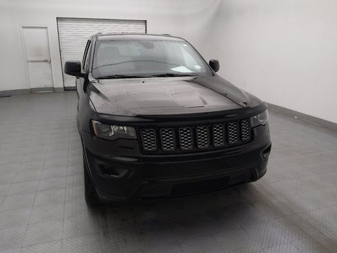 Used 2019 Jeep Grand Cherokee Altitude image 14