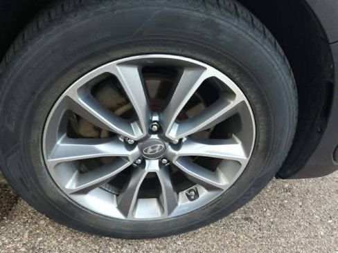 Used 2017 Hyundai Santa Fe SE AWD/4WD image 31