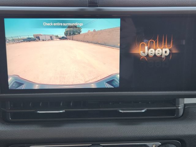 Used 2024 Jeep Gladiator Sport AWD/4WD image 6