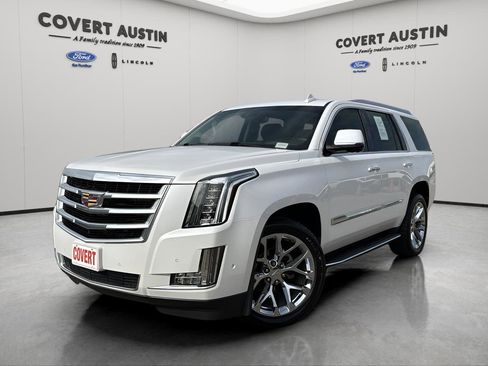 Used 2018 Cadillac Escalade Luxury image 1