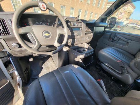Used 2019 Chevrolet Express 2500 w/ Driver Convenience Package RWD image 11