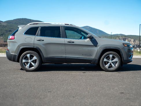Used 2019 Jeep Cherokee Limited image 4