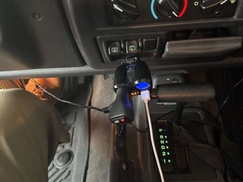 Used 1999 Jeep Wrangler SE image 13