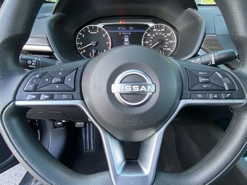 Used 2024 Nissan Altima 2.5 SV image 18