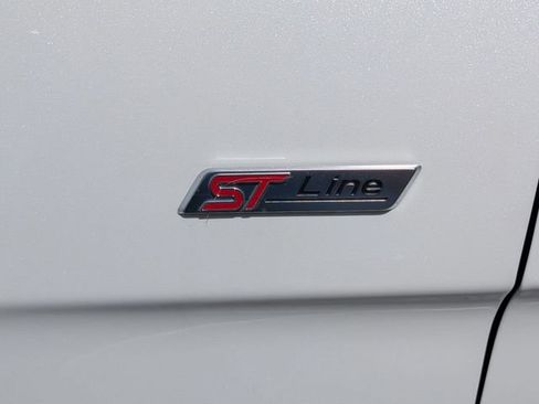 Used 2022 Ford Edge ST-Line w/ Class II Trailer Tow Package AWD/4WD image 10