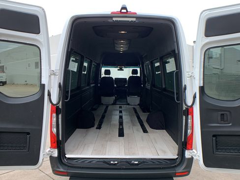 Used 2020 Mercedes-Benz Sprinter 3500 image 22