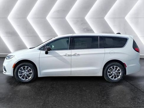 New 2026 Chrysler Pacifica Select image 19