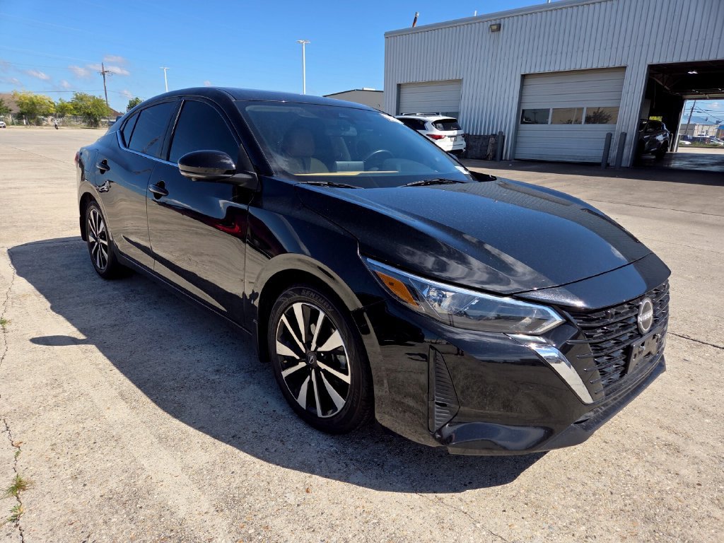 Used 2025 Nissan Sentra SV w/ SV Premium Package FWD image 7