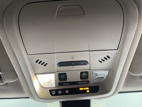 Used 2018 GMC Terrain Denali w/ Advanced Safety Package image 28