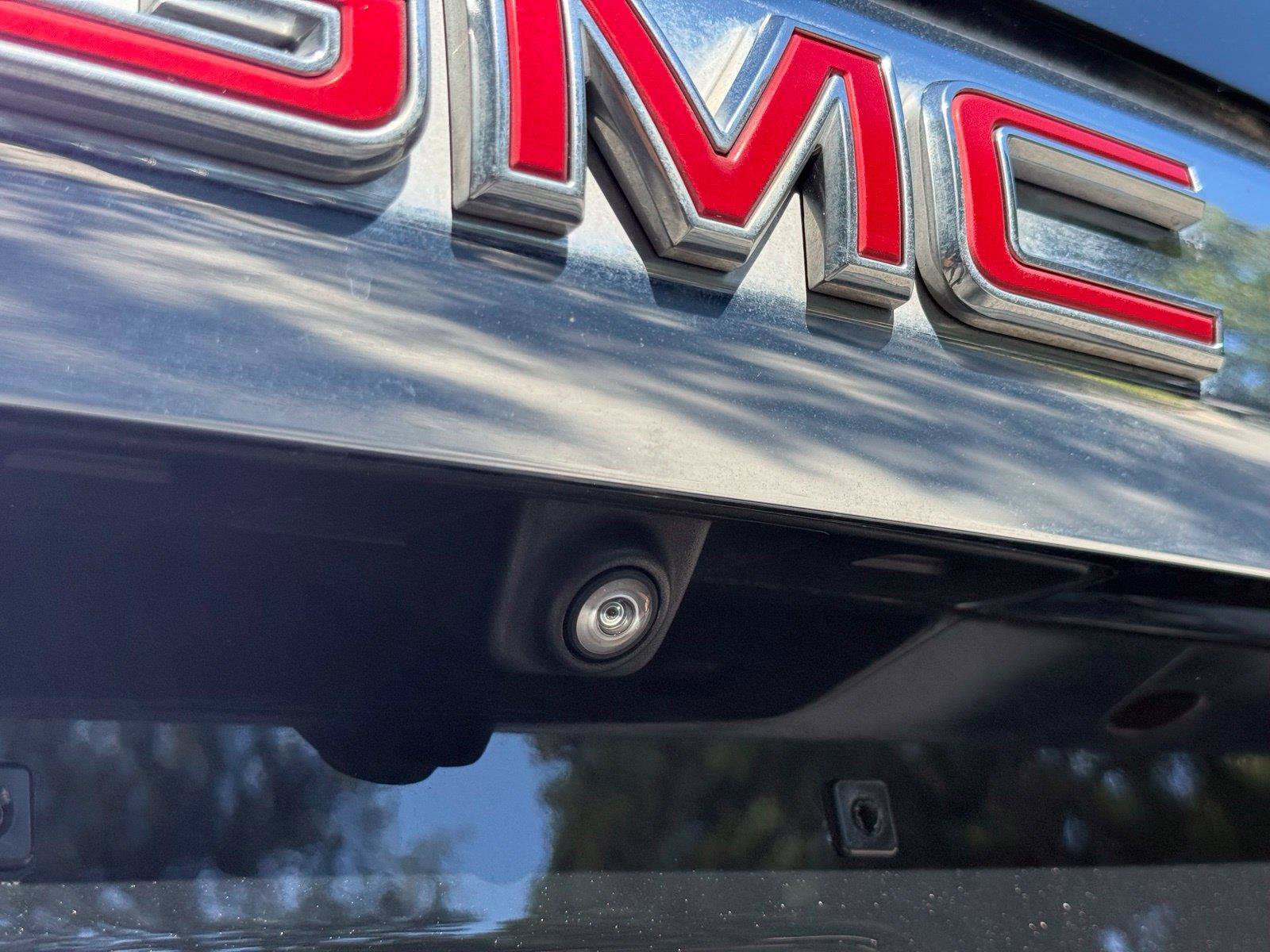 Used 2023 GMC Yukon SLT w/ SLT Premium Package RWD image 10