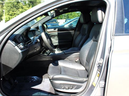 Used 2013 BMW 550i Sedan image 14