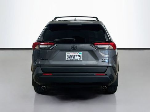 Used 2021 Toyota RAV4 LE w/ Carpet Mat Package (TMS) AWD/4WD image 6