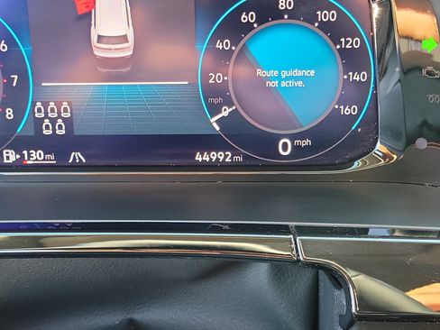 Used 2025 Volkswagen Atlas SE FWD image 25