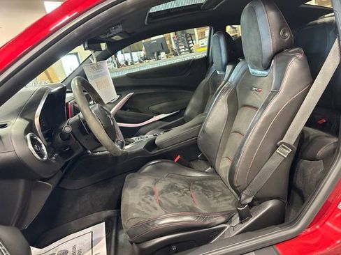 Used 2018 Chevrolet Camaro ZL1 RWD image 29