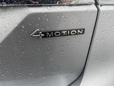 Used 2025 Volkswagen Atlas SE image 14