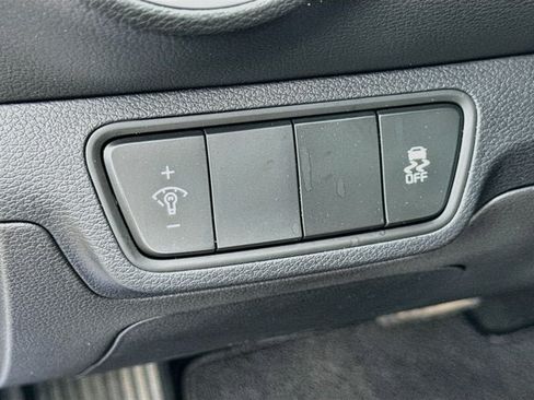 Certified 2023 Kia Forte LXS FWD image 10