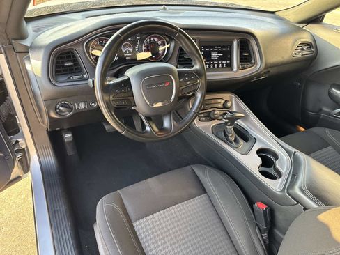 Used 2023 Dodge Challenger SXT image 31