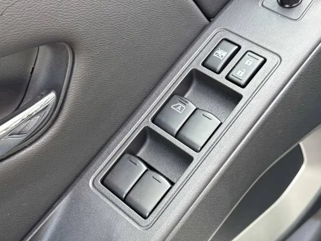 Certified 2025 Nissan Frontier SV w/ SV Convenience Package RWD image 28