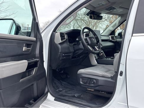 Used 2022 Toyota Tundra Limited image 2