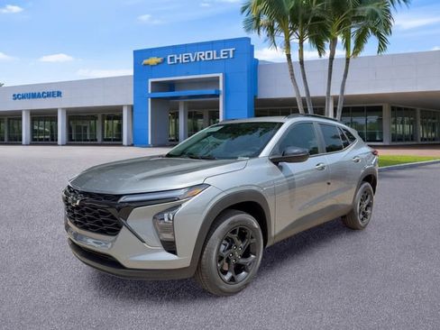 New 2026 Chevrolet Trax LT w/ Driver Confidence Package FWD image 3