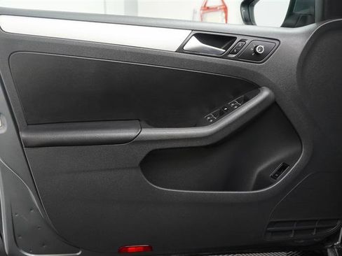 Used 2012 Volkswagen Jetta GLI FWD image 27