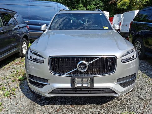 Used 2018 Volvo XC90 T6 Momentum w/ Convenience Package AWD/4WD image 2