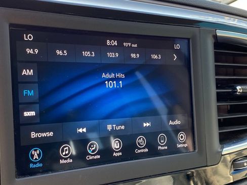 Used 2019 Chrysler Pacifica Touring-L FWD image 13