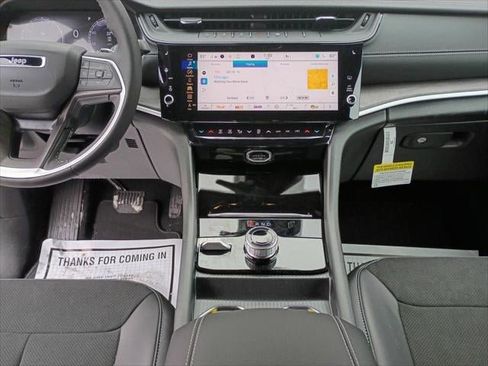 New 2026 Jeep Grand Cherokee Altitude AWD/4WD image 28
