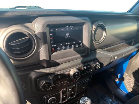 Used 2021 Jeep Wrangler Unlimited Sport image 13