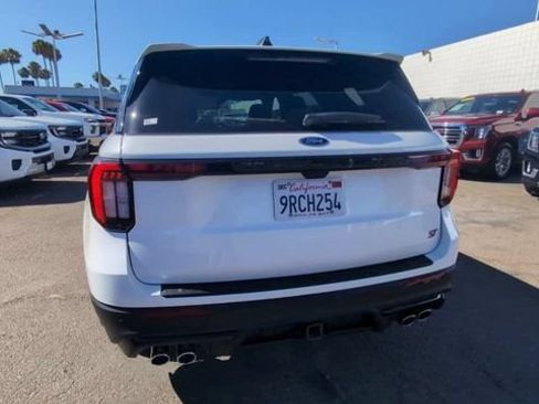 Used 2025 Ford Explorer ST AWD/4WD image 7