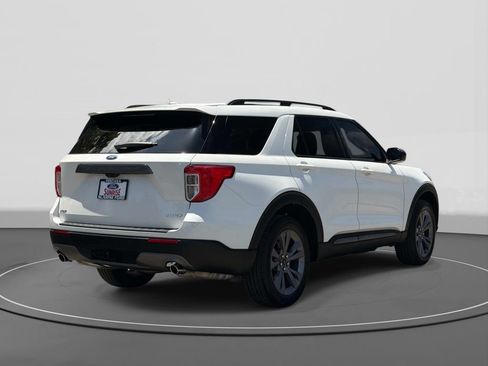 Certified 2023 Ford Explorer XLT w/ Equipment Group 202A AWD/4WD image 5