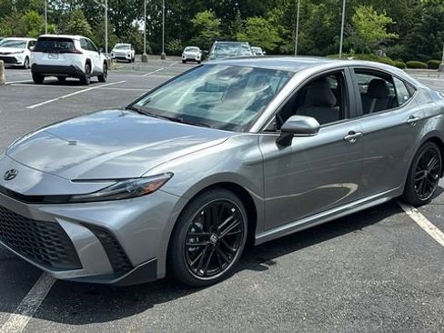 New 2026 Toyota Camry SE w/ Convenience Package FWD image 2