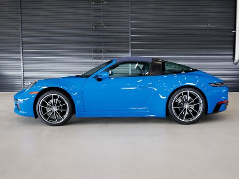 Certified 2022 Porsche 911 Targa 4S AWD/4WD image 2