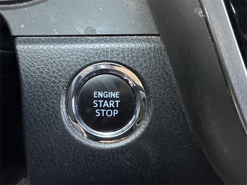 Used 2020 Toyota Camry SE w/ Convenience Package image 21