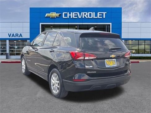 Used 2023 Chevrolet Equinox LS FWD image 3