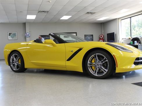 Used 2016 Chevrolet Corvette Stingray Convertible w/ 2LT Preferred Equipment Group RWD image 10