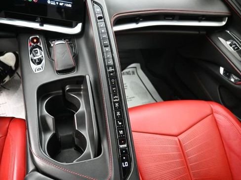 Used 2021 Chevrolet Corvette Stingray Premium Conv w/ Z51 Performance Package RWD image 21