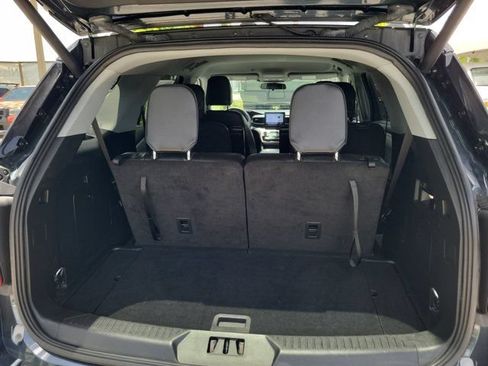 Used 2024 Ford Explorer XLT w/ Equipment Group 202A AWD/4WD image 12