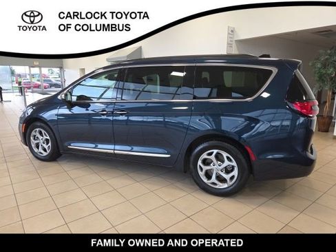 Used 2023 Chrysler Pacifica Limited FWD image 9