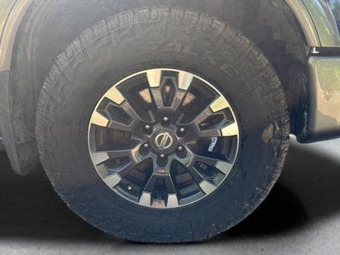 Used 2017 Nissan Titan PRO-4X AWD/4WD image 23