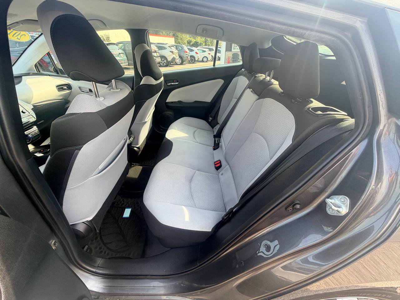 Used 2019 Toyota Prius LE AWD/4WD image 16