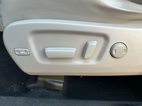 Used 2016 Toyota Highlander Limited w/ Driver Technology Package image 15