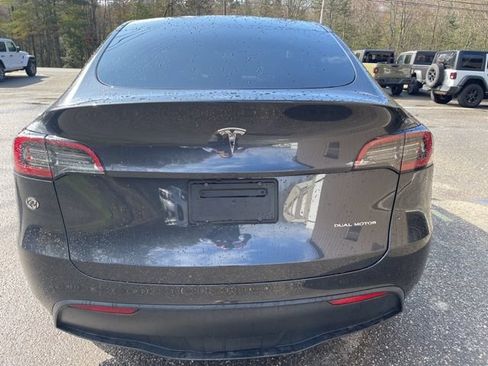 Used 2024 Tesla Model Y Long Range AWD/4WD image 4