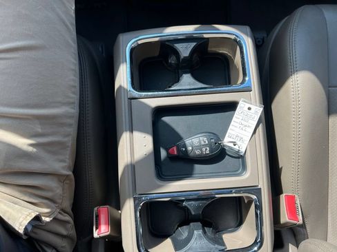 Used 2013 Chrysler Town & Country Touring-L w/ Driver Convenience Group FWD image 21